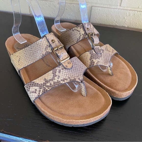 NEW Sofft Sandals Womens 10 Bettina Two Straps Leather Snakeskin Casual Comfort - Picture 2 of 7